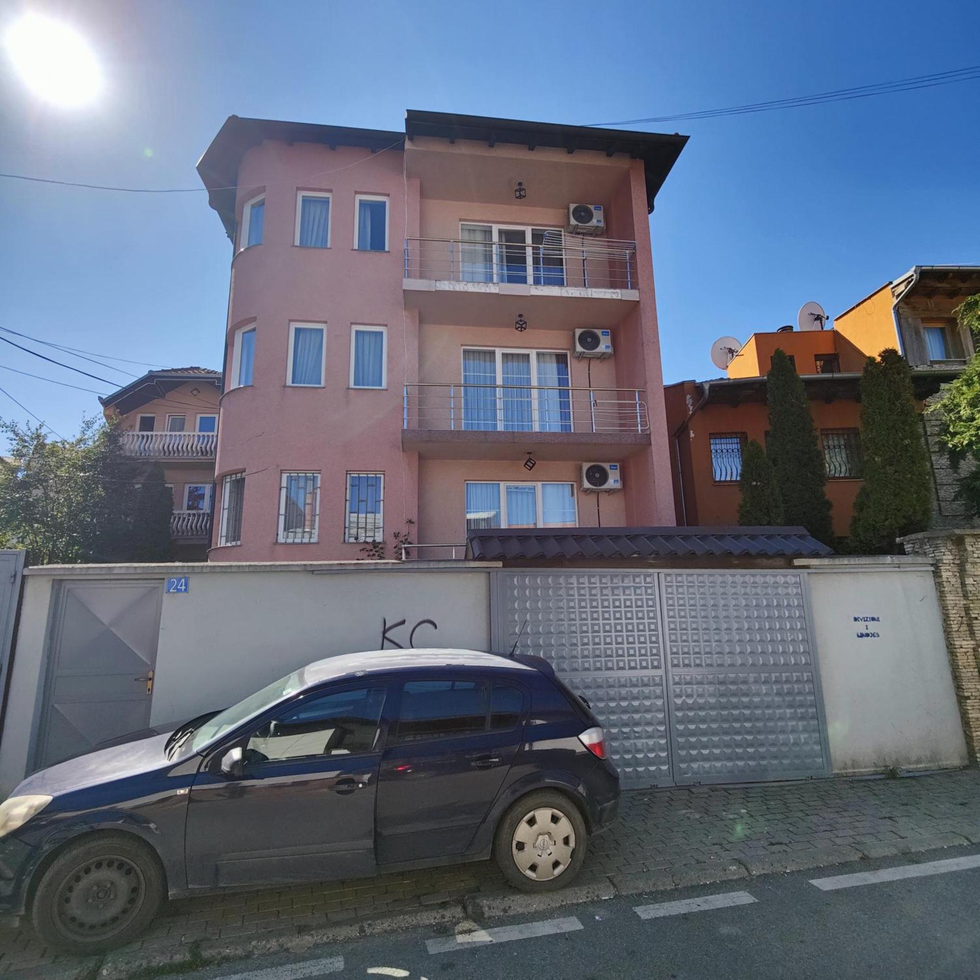Coral Apartments Pristina Buitenkant foto